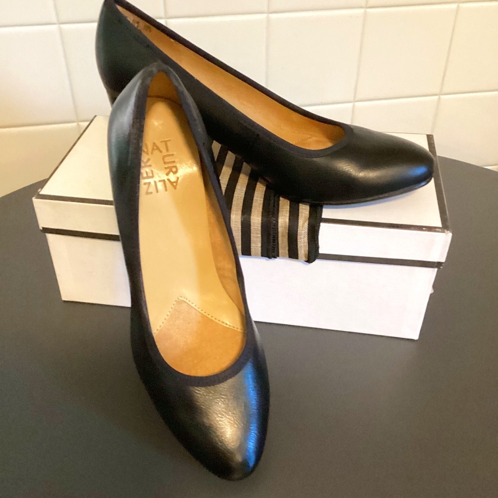 Naturalizer ‘Naomi’ Black Block Heel